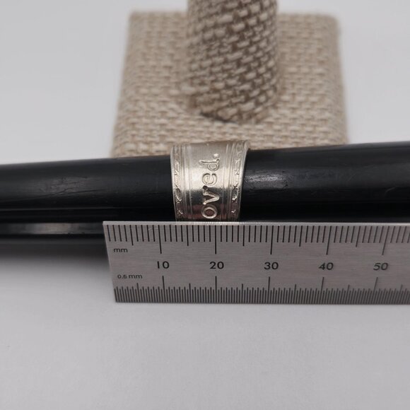 Size 8 Silver Tone Loved Word Spoon Ring A1984 - Picture 8 of 9